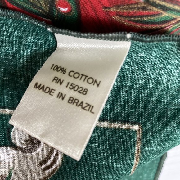 Christmas Tablecloth Green With Poinsettias 62 x 103 Rectangle - Picture 5 of 5